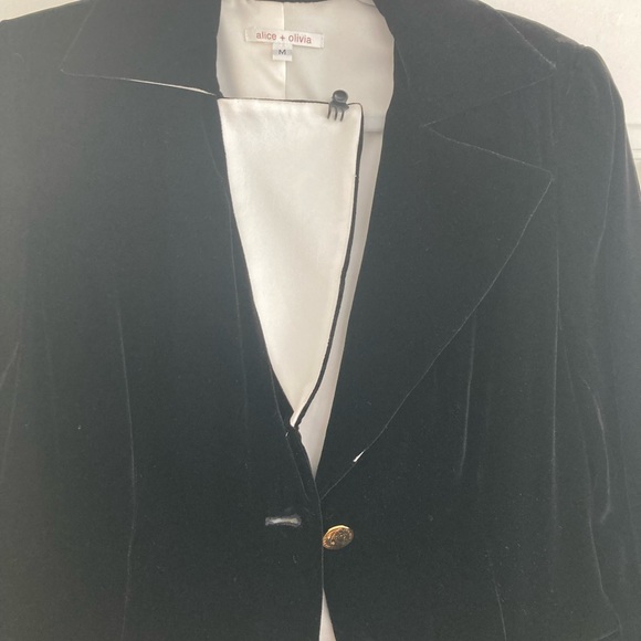Alice and Olivia Black Velvet Blazer New w/o tags - Picture 3 of 8